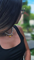 Collier à breloque en perle d'eau douce